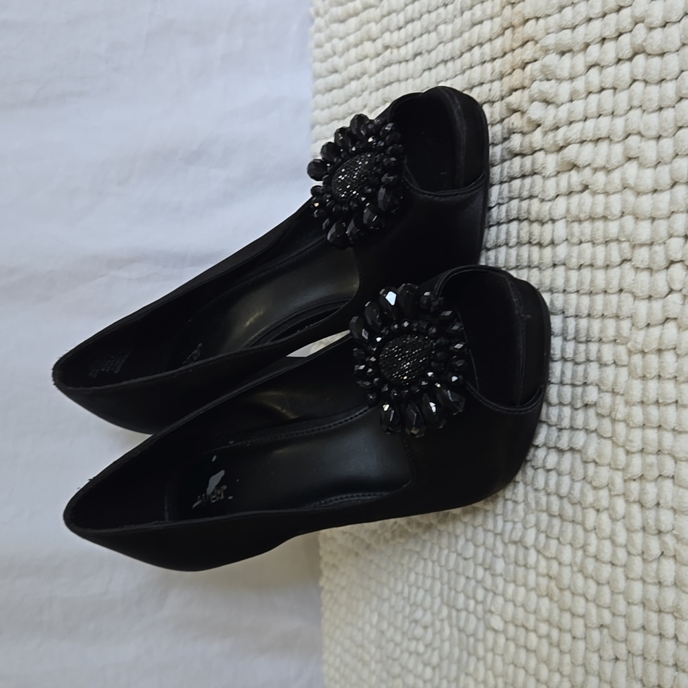 Apt. 9 Arden Jeweled Peep Toe Stiletto Heels in black satin size 8